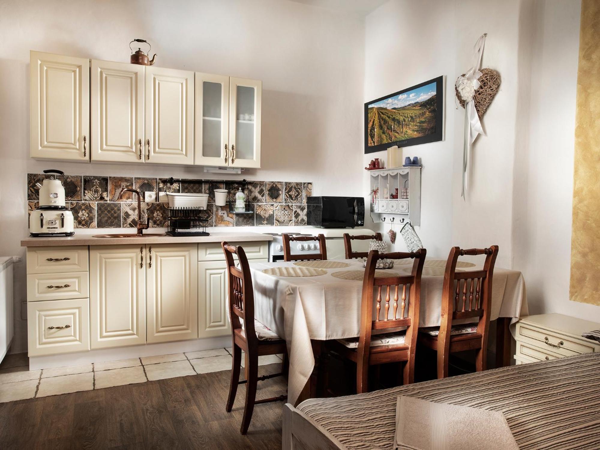 Lichtenstein Lva Apartman Břeclav Dış mekan fotoğraf