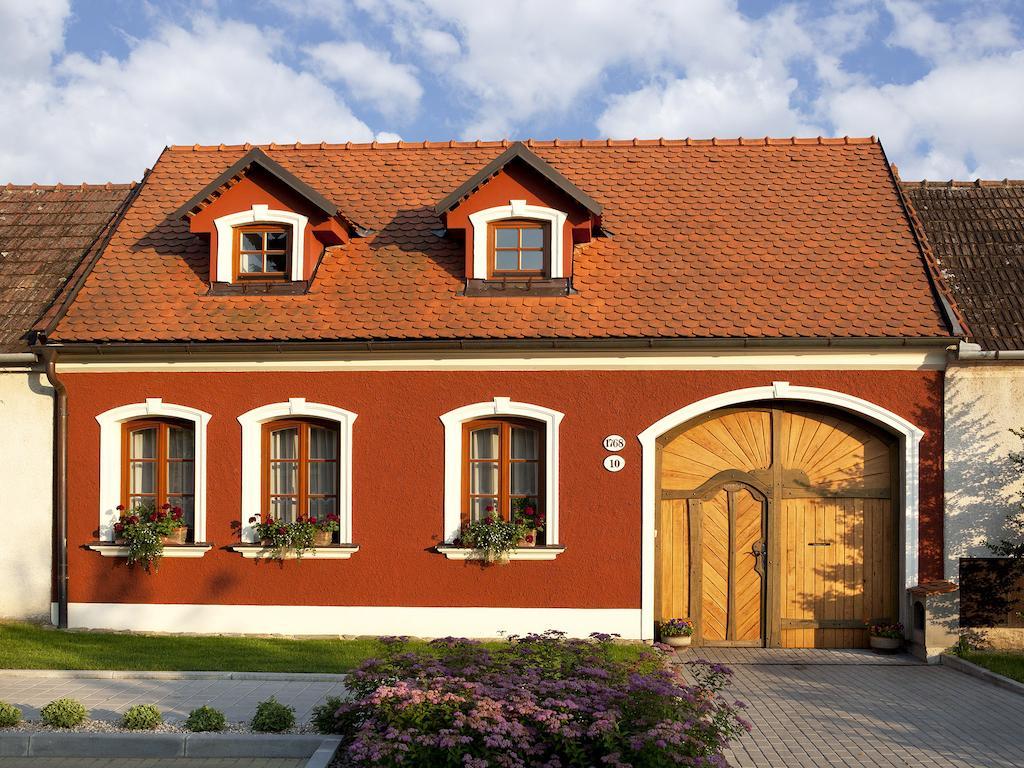 Lichtenstein Lva Apartman Břeclav Dış mekan fotoğraf